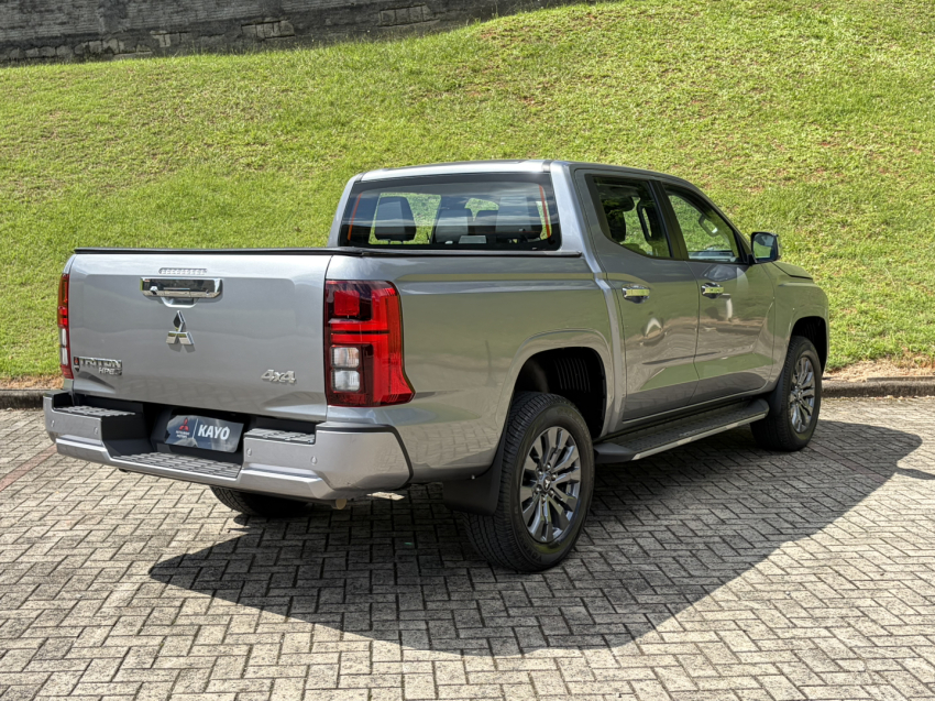 mitsubishi triton 2.4 biturbo diesel cd hpe-s 4x4 automatico 2.3 4p 20264