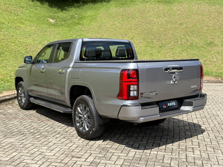mitsubishi triton 2.4 biturbo diesel cd hpe-s 4x4 automatico 2.3 4p 20269