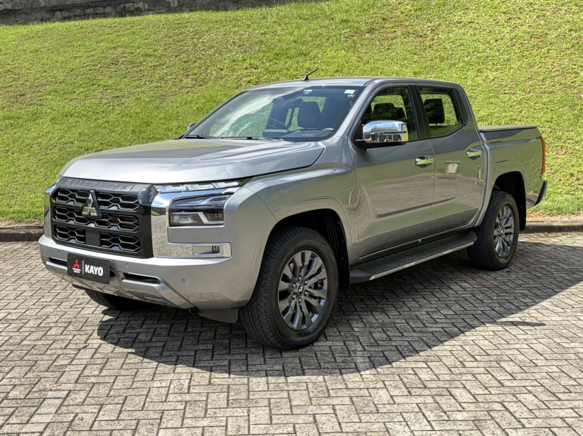 mitsubishi triton 2.4 biturbo diesel cd hpe-s 4x4 automatico 2.3 4p 202610