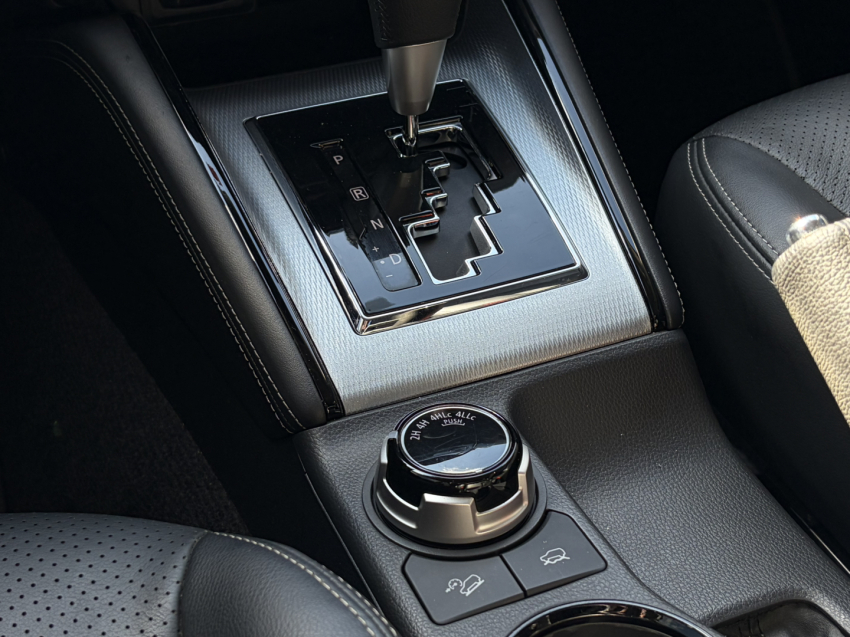 mitsubishi l200 triton 2.4 16v turbo diesel sport hpe-s urban cd 4p 4x4 automatico 2.8 202521