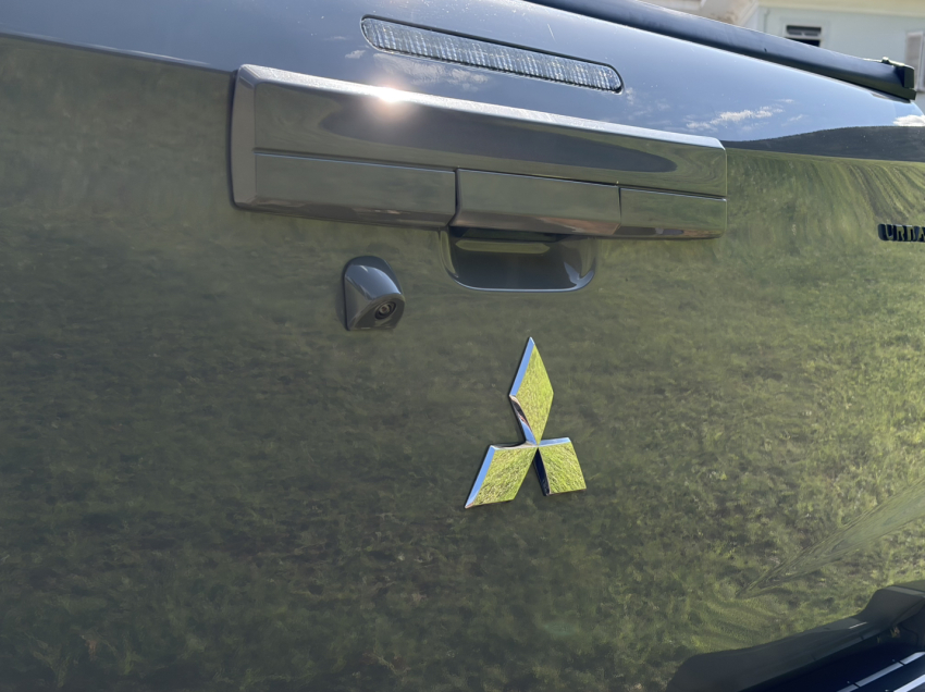 mitsubishi l200 triton 2.4 16v turbo diesel sport hpe-s urban cd 4p 4x4 automatico 2.8 20255