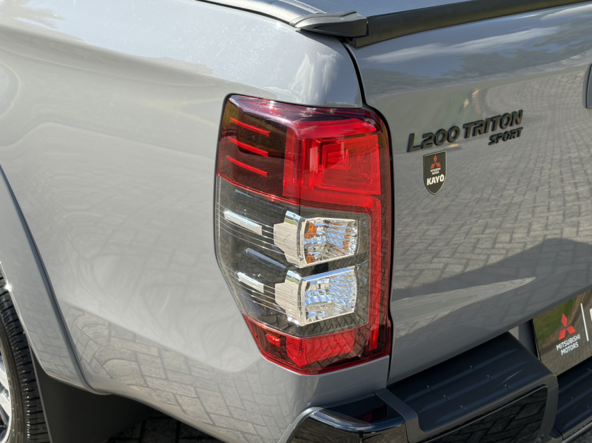 mitsubishi l200 triton 2.4 16v turbo diesel sport hpe-s urban cd 4p 4x4 automatico 2.8 20257