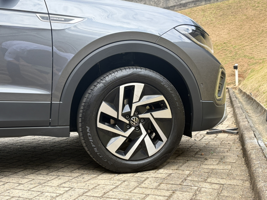 volkswagen t-cross 1.4 250 tsi total flex highline automatico 4p 20261