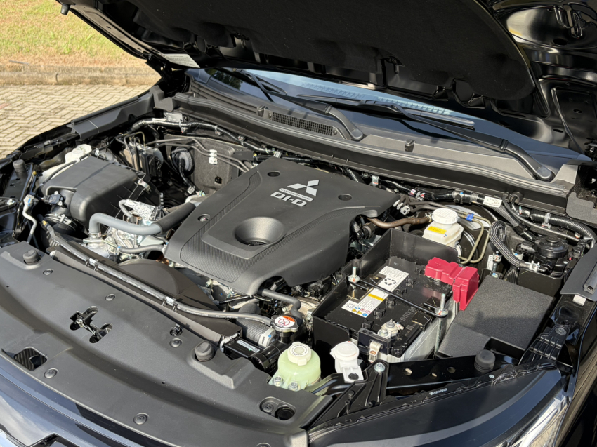 mitsubishi pajero sport 2.4 16v mivec turbo diesel hpe-s awd automatico 4p 202517