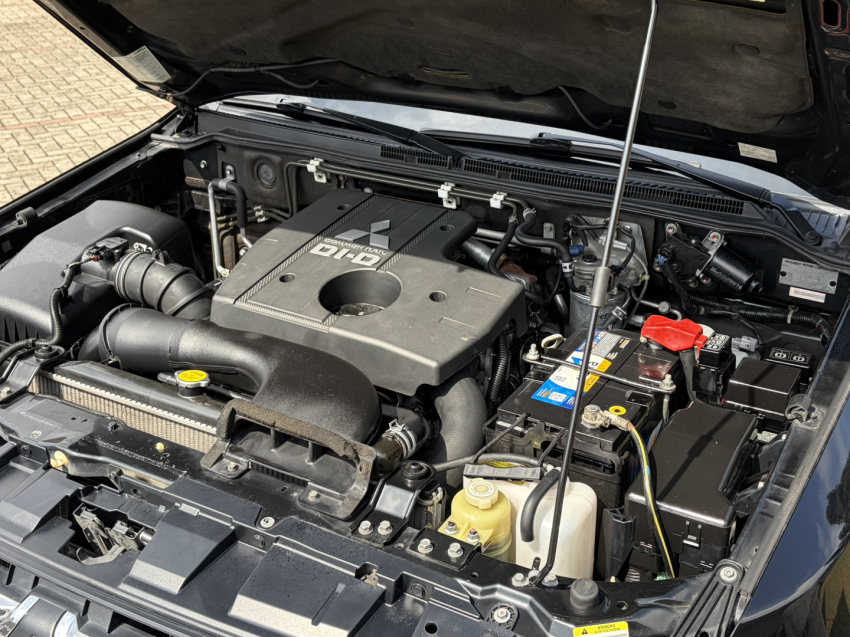 mitsubishi pajero full 3.2 hpe 4x4 16v turbo intercooler diesel 4p automatico 201425