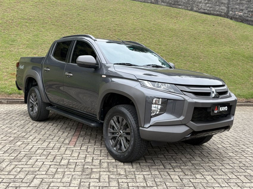 mitsubishi l200 triton 2.4 16v turbo diesel sport outdoor gls cd 4p 4x4 automatico 2025