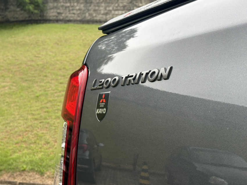 mitsubishi l200 triton 2.4 16v turbo diesel sport outdoor gls cd 4p 4x4 automatico 20259