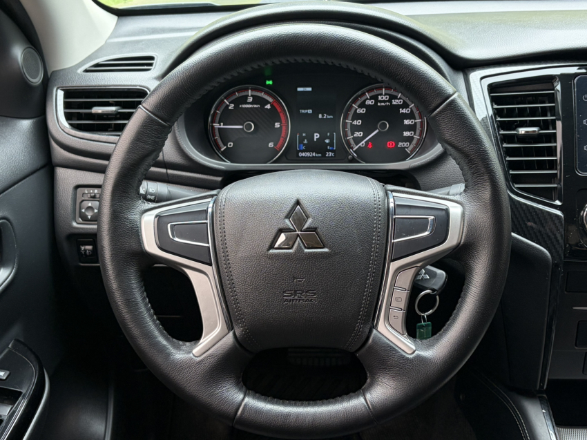 mitsubishi l200 triton 2.4 16v turbo diesel sport outdoor gls cd 4p 4x4 automatico 202520