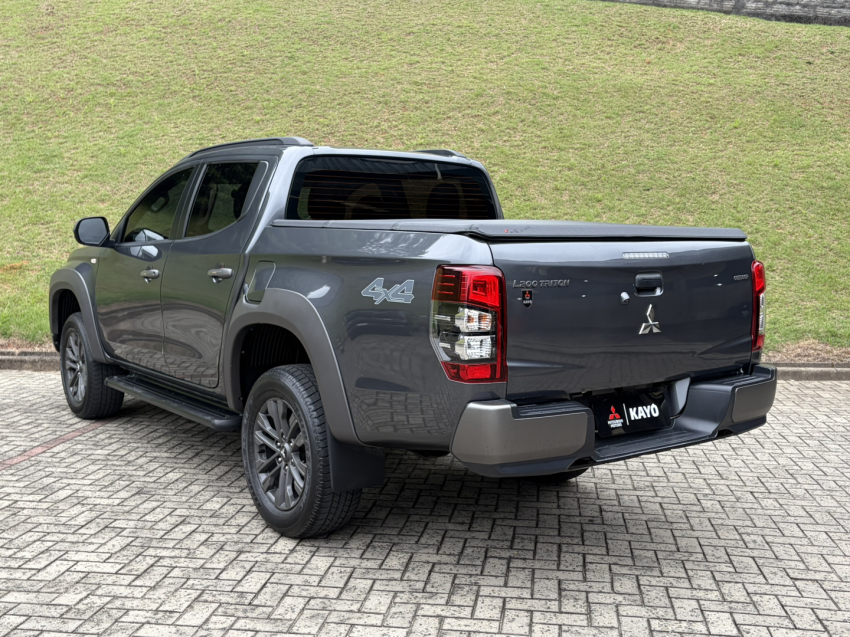 mitsubishi l200 triton 2.4 16v turbo diesel sport outdoor gls cd 4p 4x4 automatico 20253