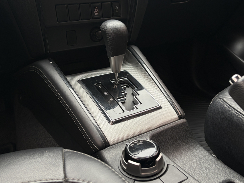 mitsubishi l200 triton 2.4 16v turbo diesel sport outdoor gls cd 4p 4x4 automatico 202519