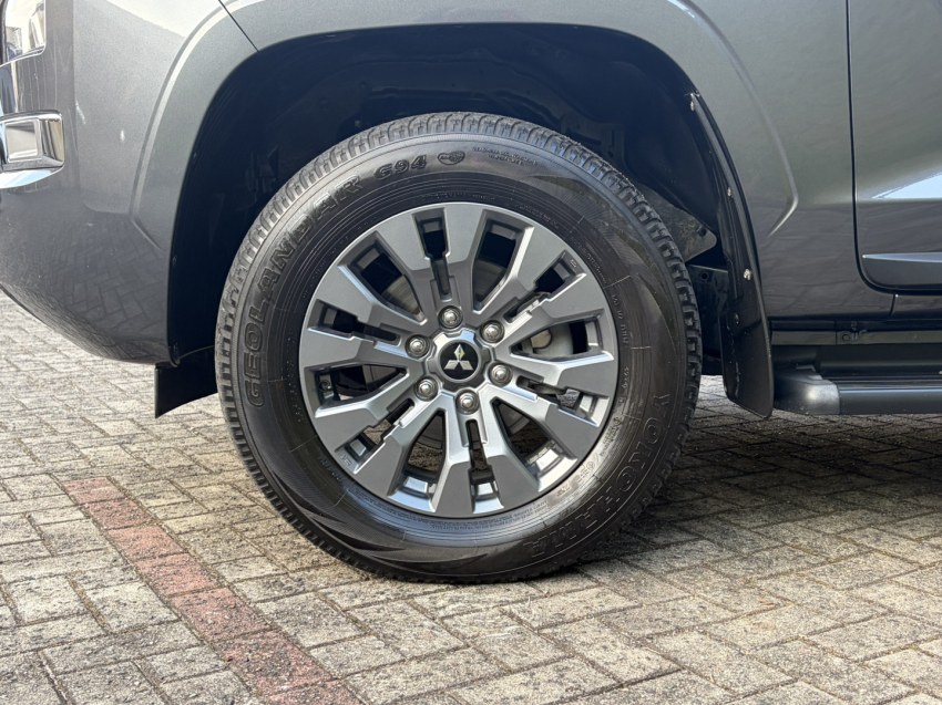 mitsubishi triton 2.4 biturbo diesel cd hpe 4x4 automatico 4p 20264