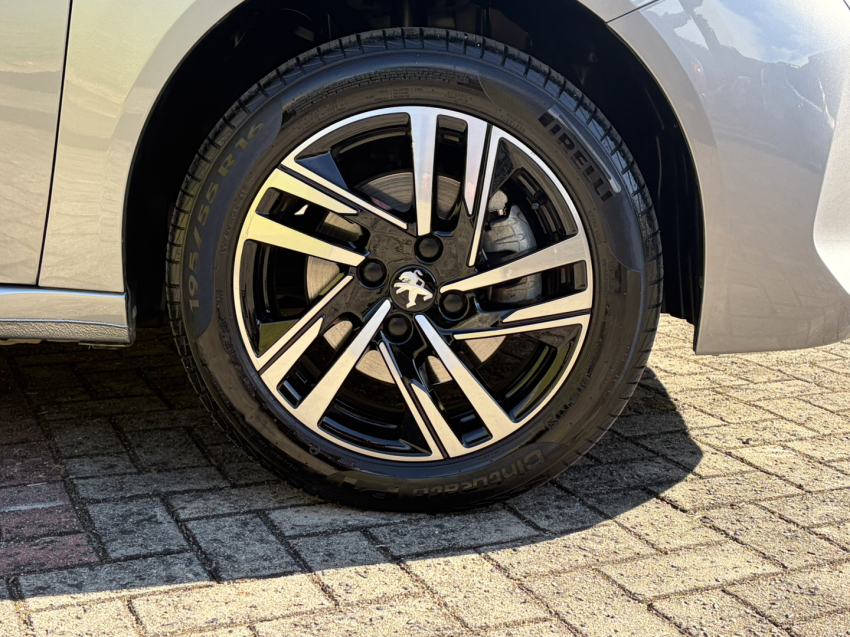 peugeot 208 1.0 turbo 200 flex griffe cvt 4p automatico 202410