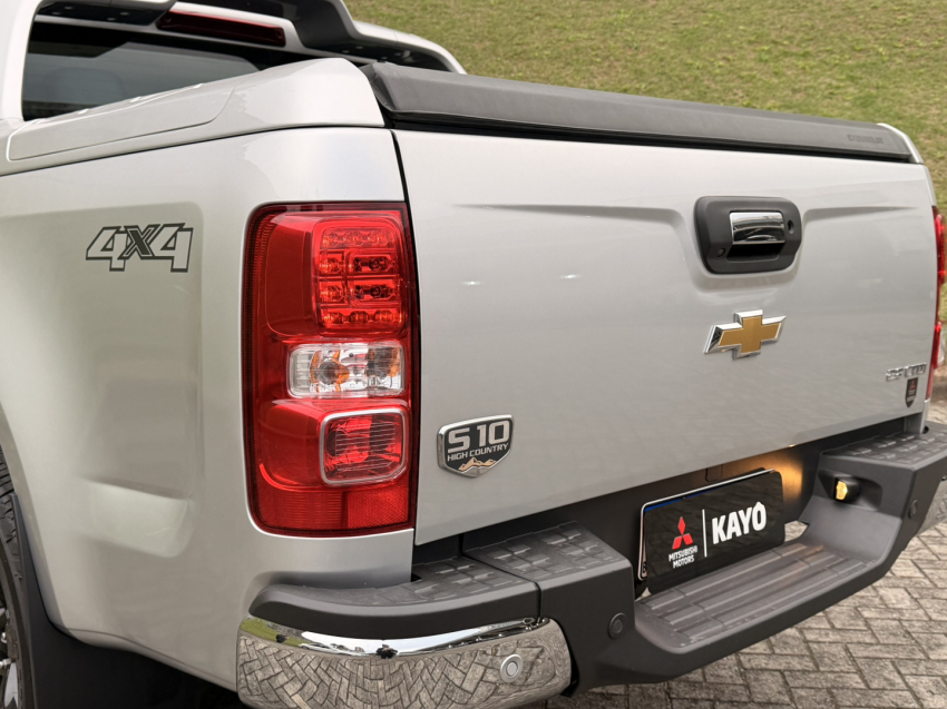 chevrolet s10 2.8 16v turbo diesel high country cd 4x4 automatico 4p 20239