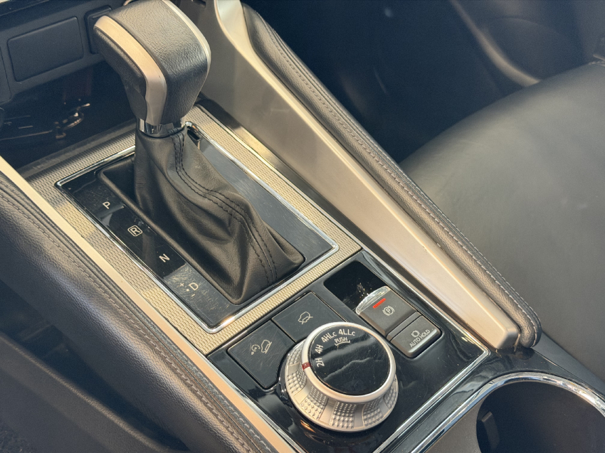 mitsubishi pajero sport hpe - 20216