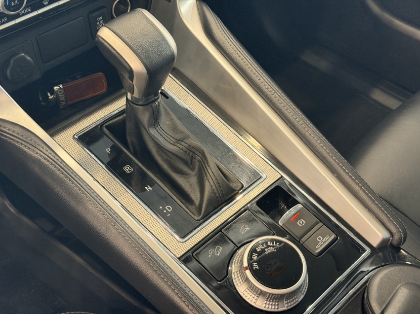 mitsubishi pajero sport hpe - 20214