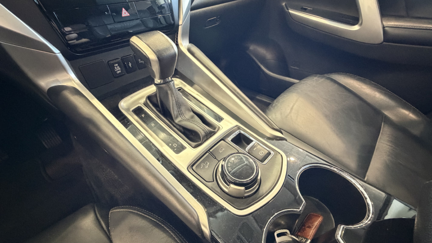 mitsubishi pajero sport hpe - 20206