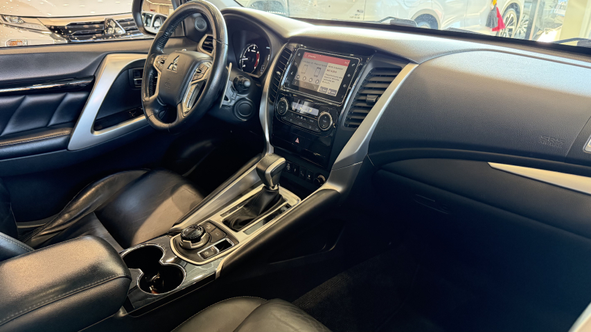 mitsubishi pajero sport hpe - 20202