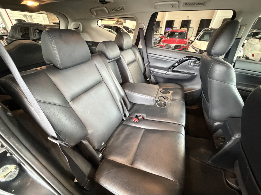 mitsubishi pajero sport legend - 20242