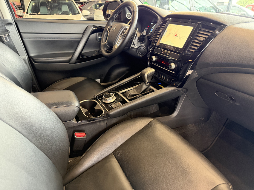 mitsubishi pajero sport legend - 20243