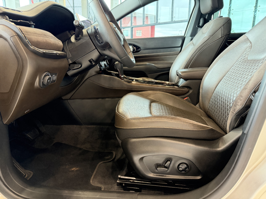 jeep commander overland - 20234