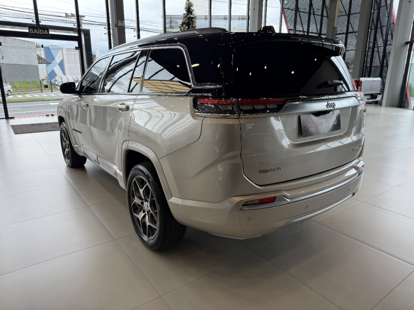 jeep commander overland - 202311