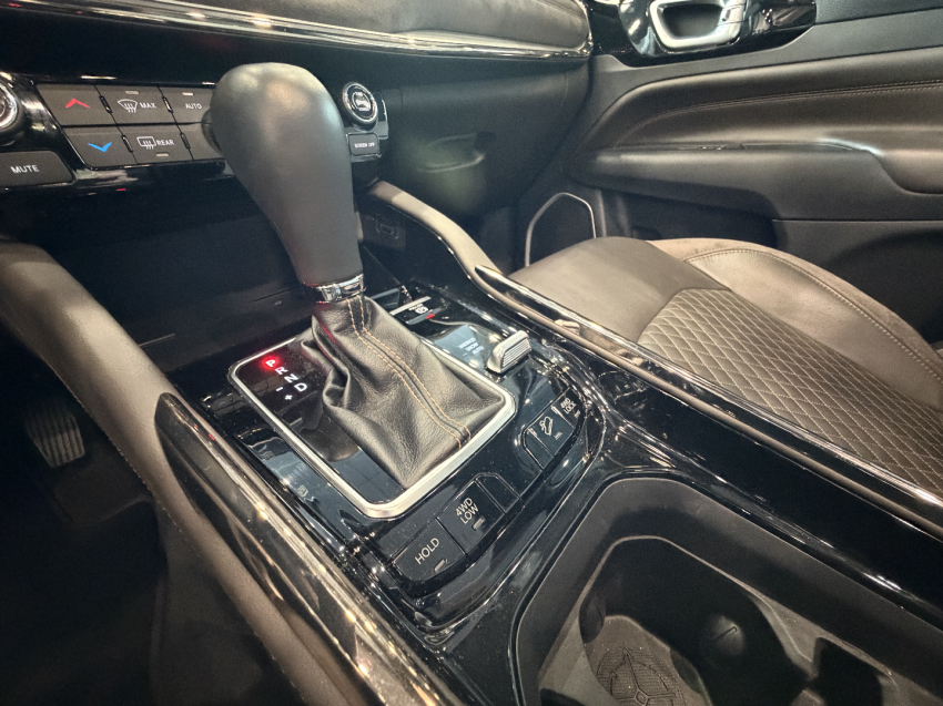 jeep commander overland - 20236