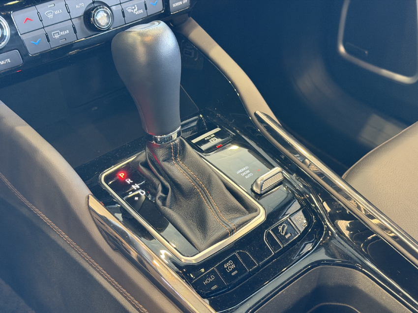 jeep commander overland - 20236