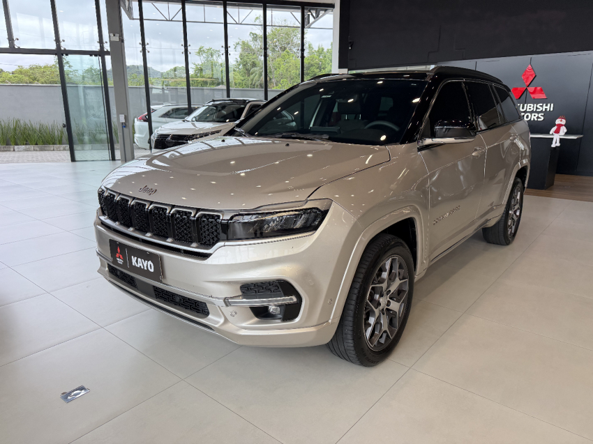 jeep commander overland - 2023