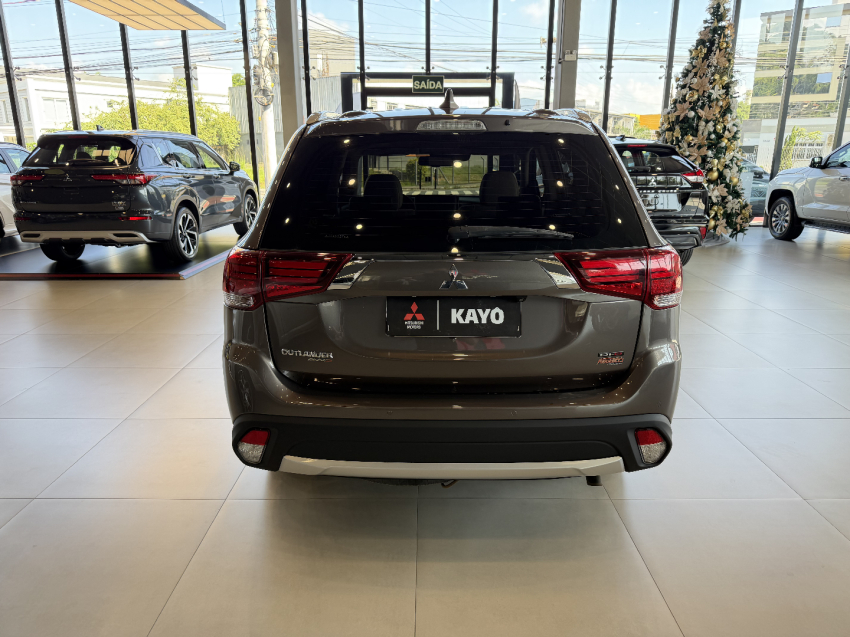 mitsubishi outlander 2.2 hpe - diesel13