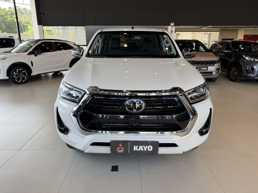 toyota hilux srx  202415