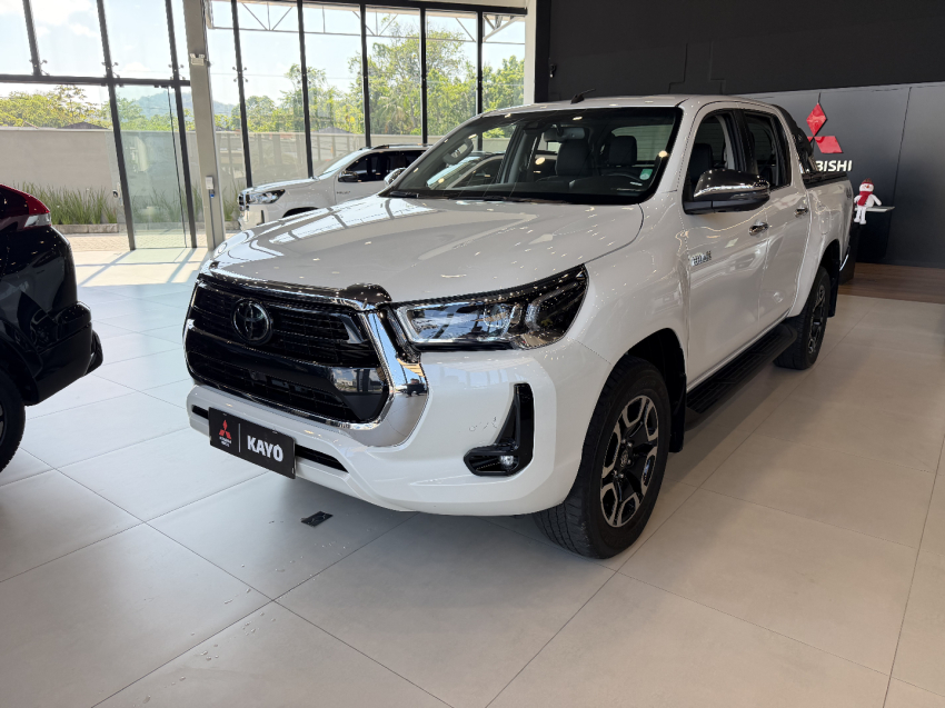 toyota hilux srx  2024