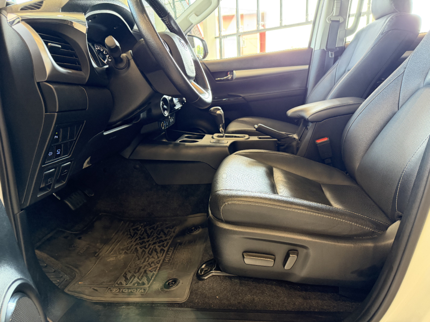 toyota hilux srx  20245