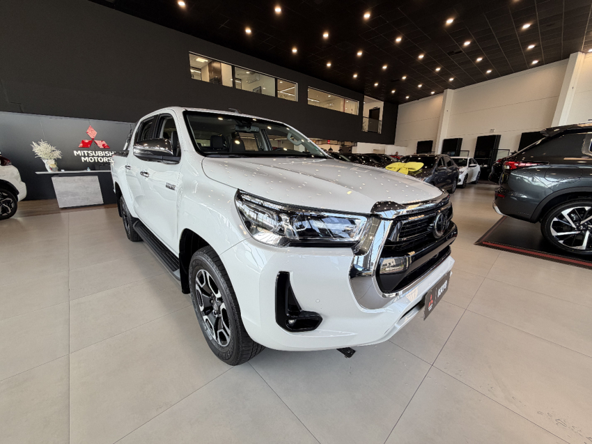 toyota hilux srx  202413