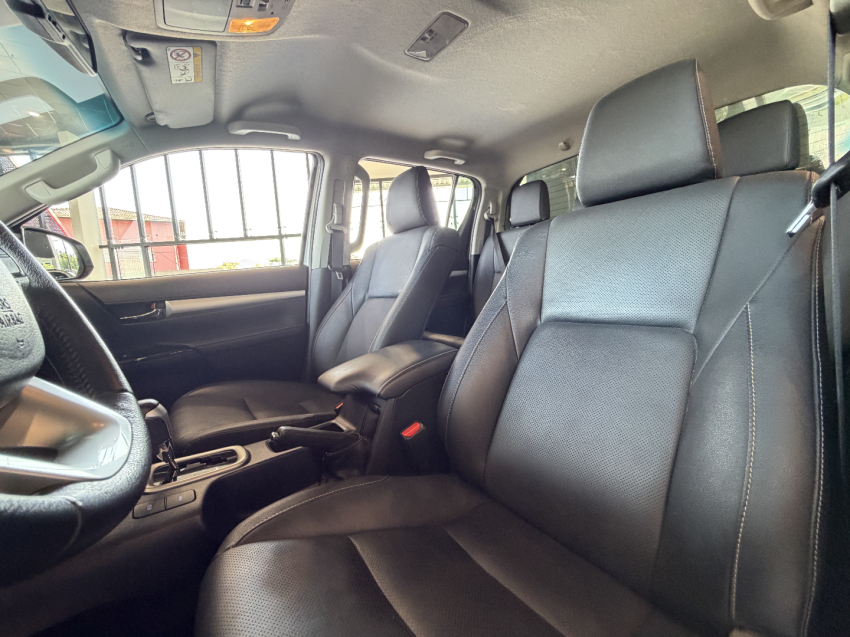 toyota hilux srx  20246