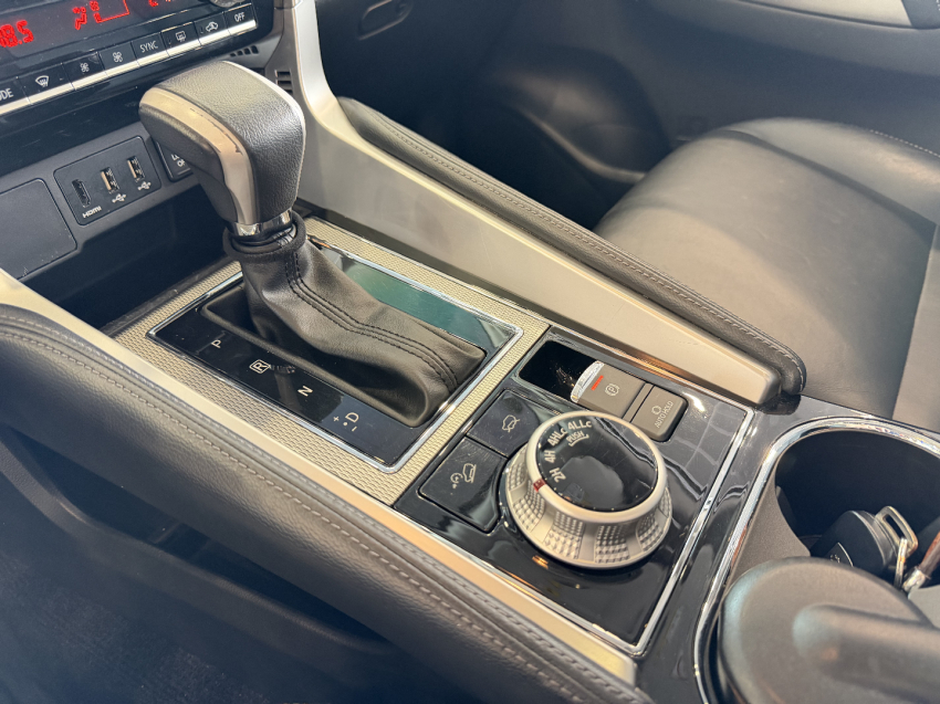 mitsubishi pajero sport hpe-s - 20219