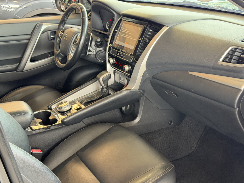 mitsubishi pajero sport hpe-s - 20215