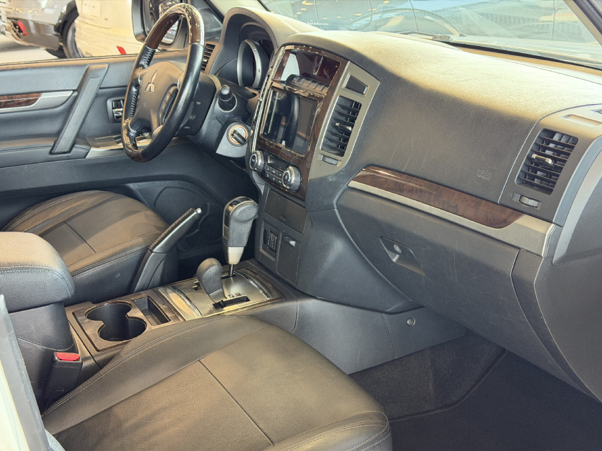 mitsubishi pajero full hpe - 20203