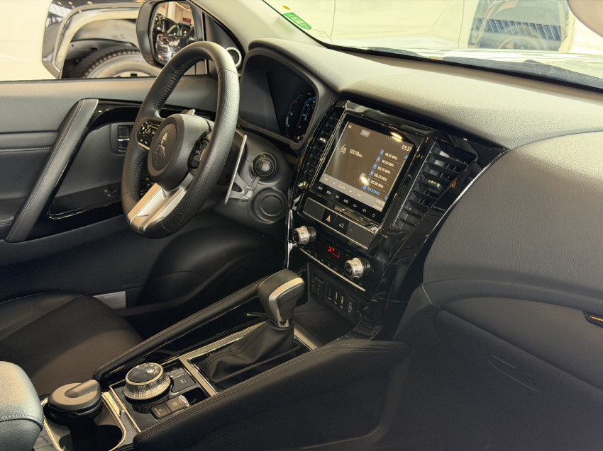 mitsubishi pajero sport legend - 20256