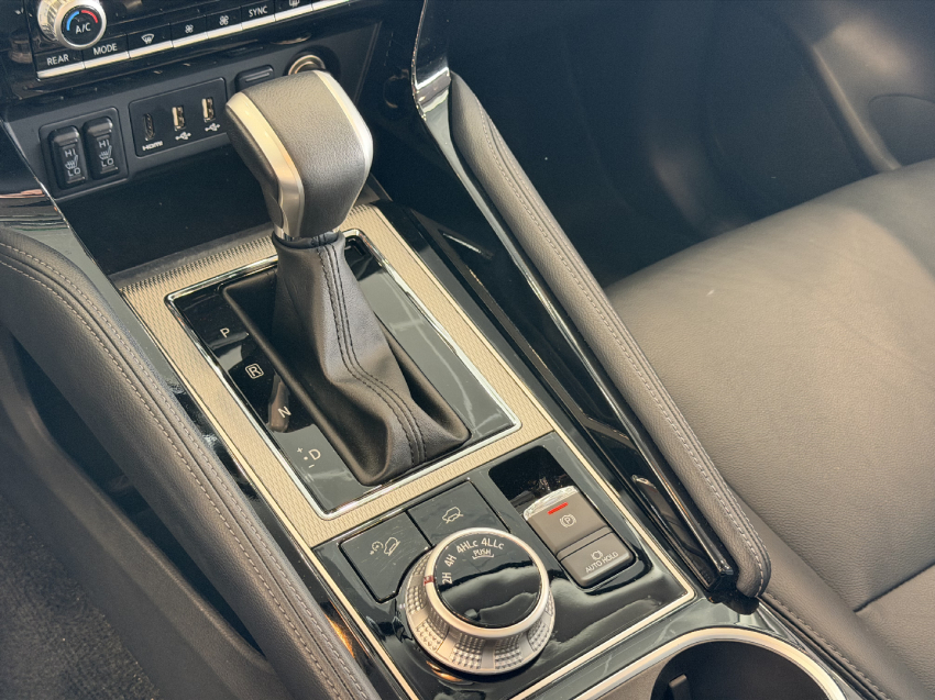 mitsubishi pajero sport legend - 20257