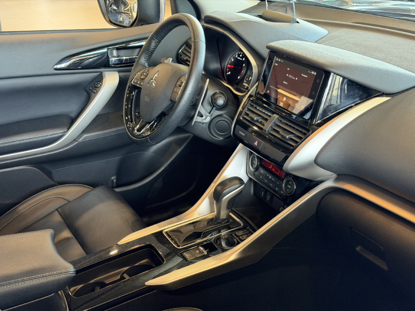 mitsubishi eclipse cross hpe - 20243