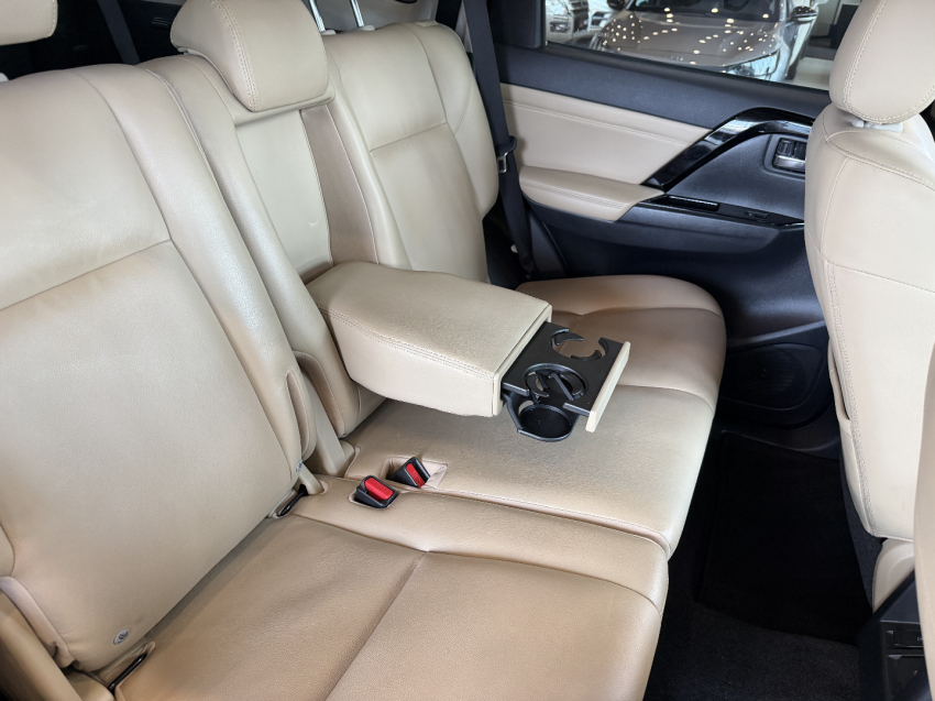 mitsubishi pajero sport legend - 20242