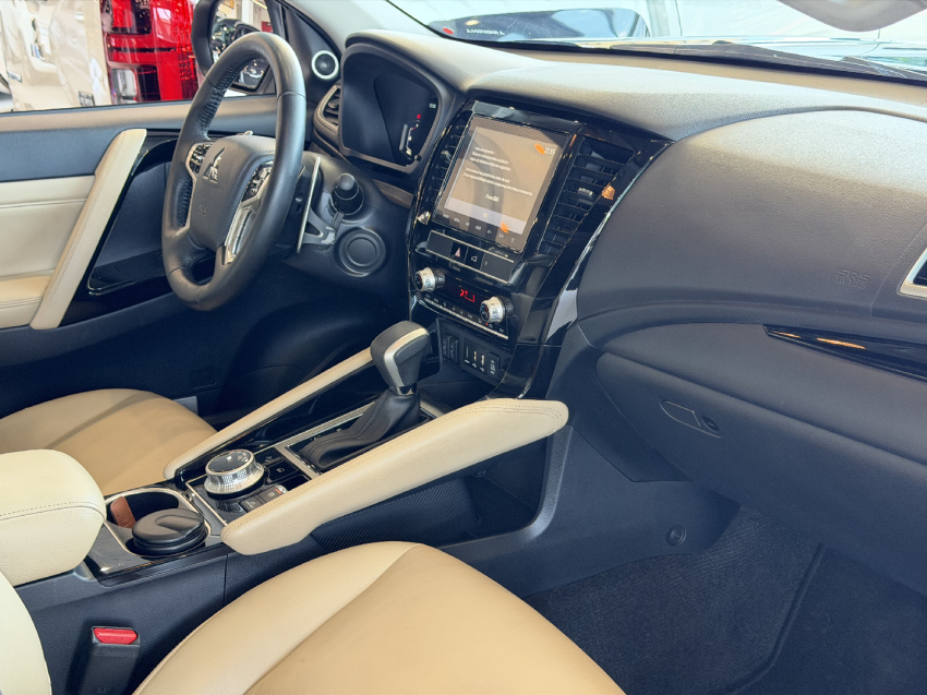 mitsubishi pajero sport legend - 20243