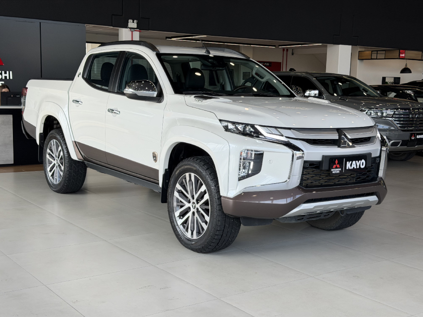 mitsubishi triton terra - 2025
