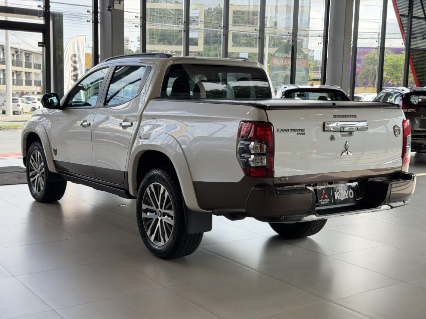 mitsubishi triton terra - 20251