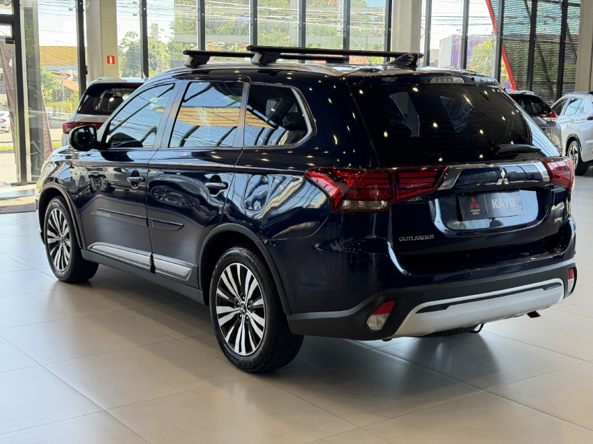 mitsubishi outlander 2.0 hpe 7l - 20201