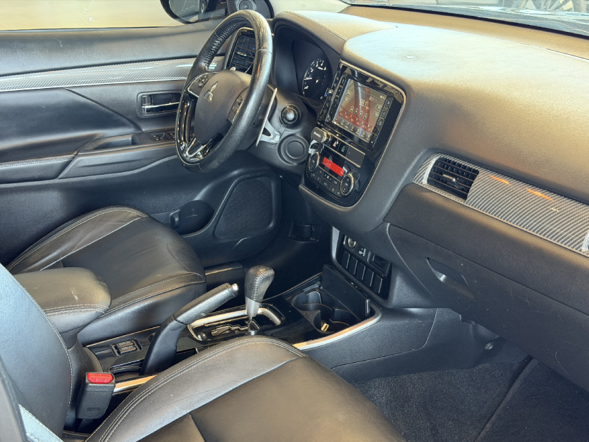 mitsubishi outlander 2.0 hpe 7l - 20204