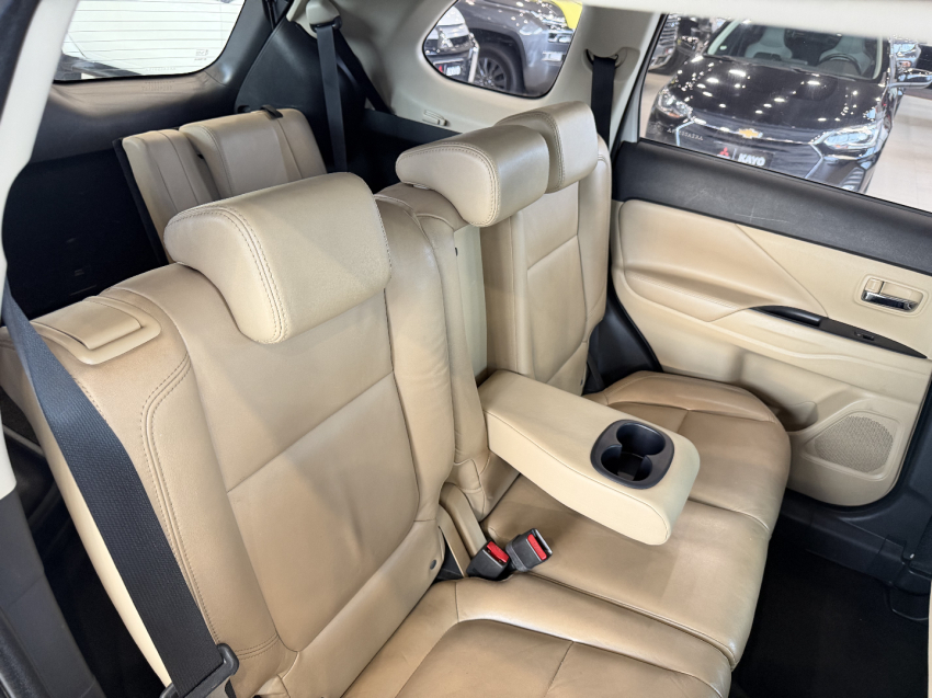 mitsubishi outlander 2.2 diesel - 20192