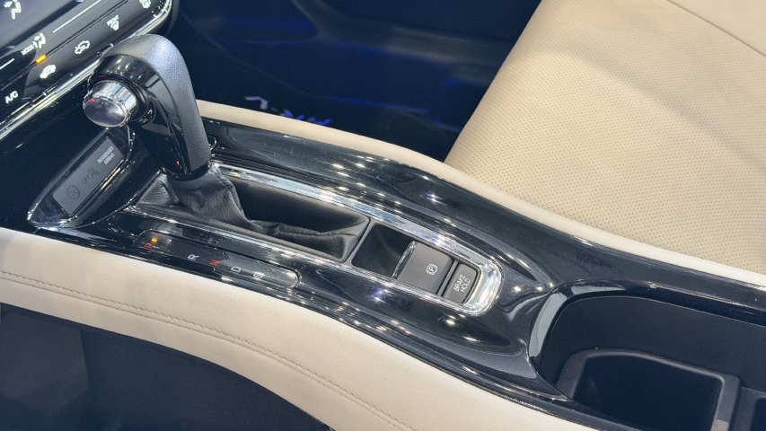 honda hr-v touring - 20216