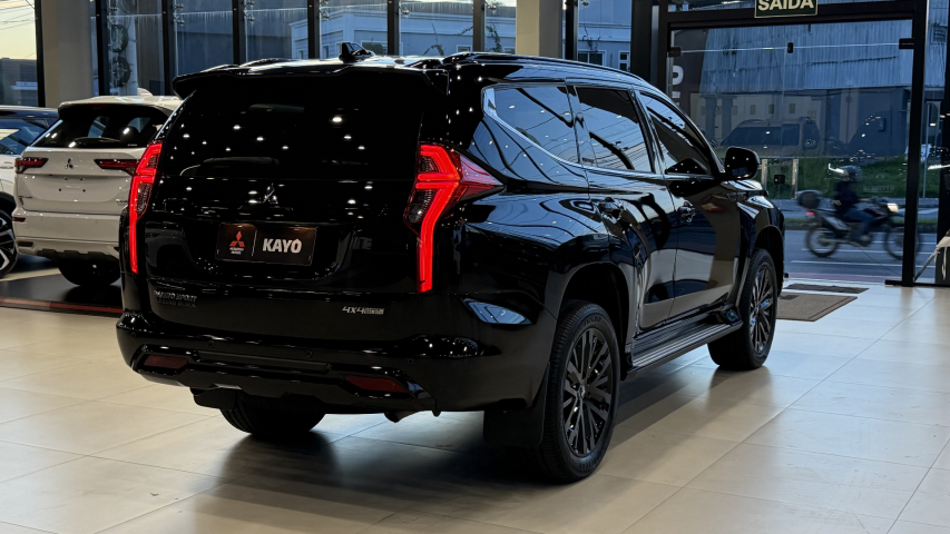mitsubishi pajero sport legend black - 202510