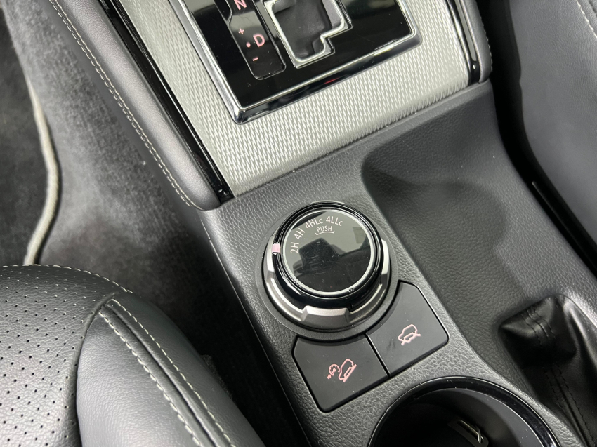 mitsubishi l200 triton 2.4 16v turbo diesel sport hpe-s urban cd 4p 4x4 automatico 202517